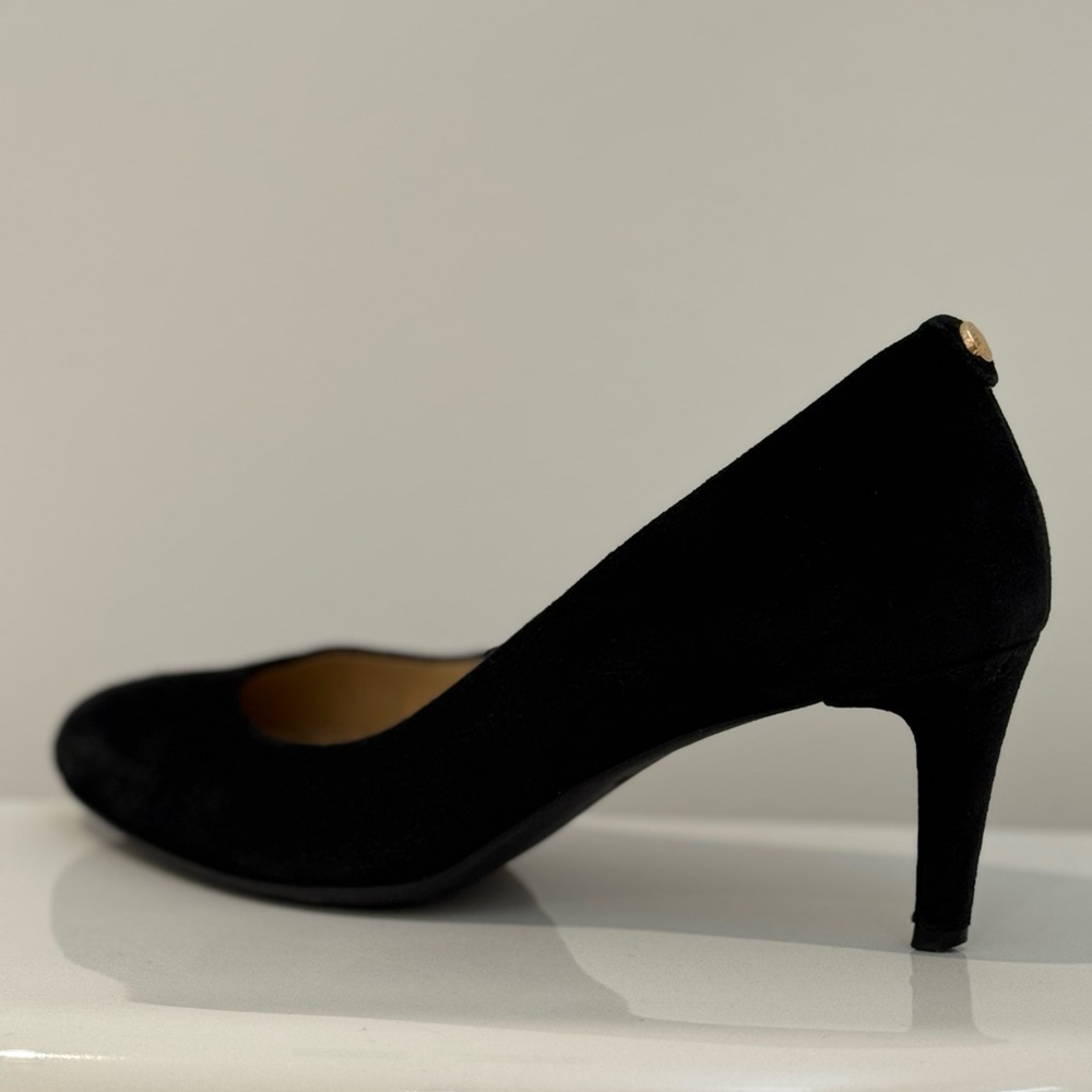 Michael Kors Black Pumps - size 6